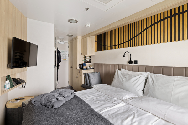 HX Hurtigruten Expeditions MS Fram Polar Outside Outside Cabin N2 2 ©Espen Mills.jpg